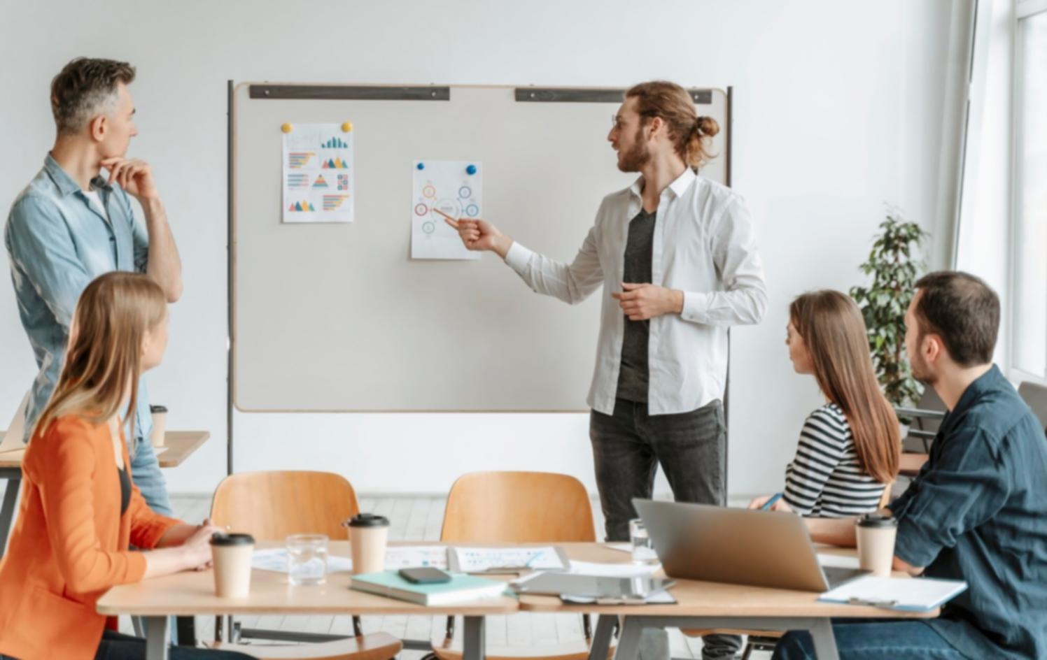 Atelier pratique d'analyse financière avec participants