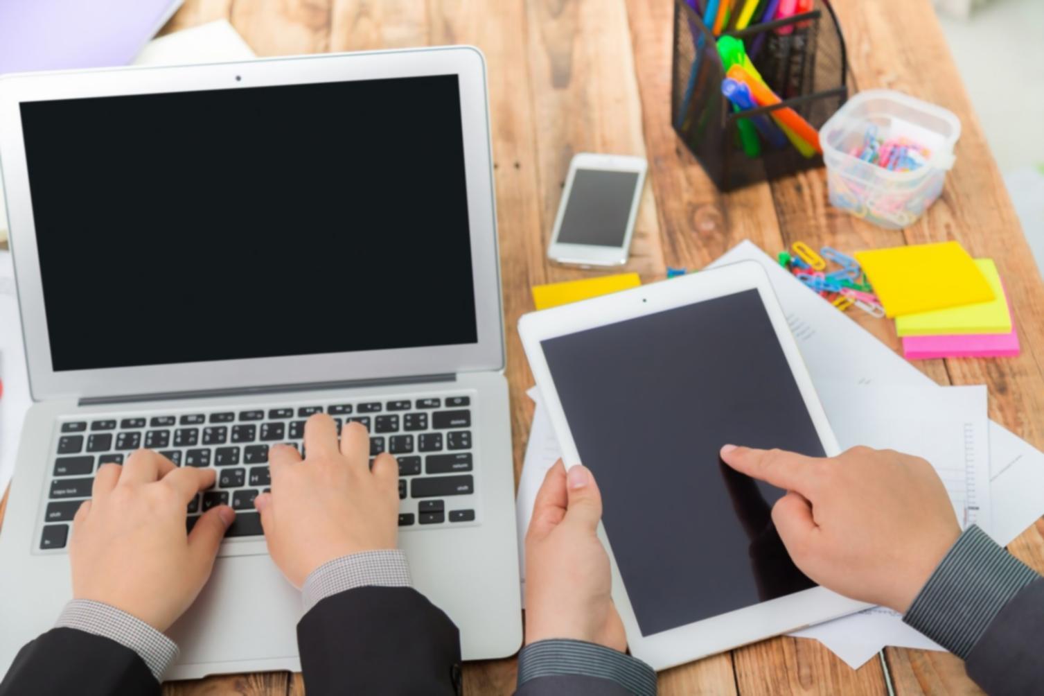 Environnement de formation moderne avec équipements professionnels
